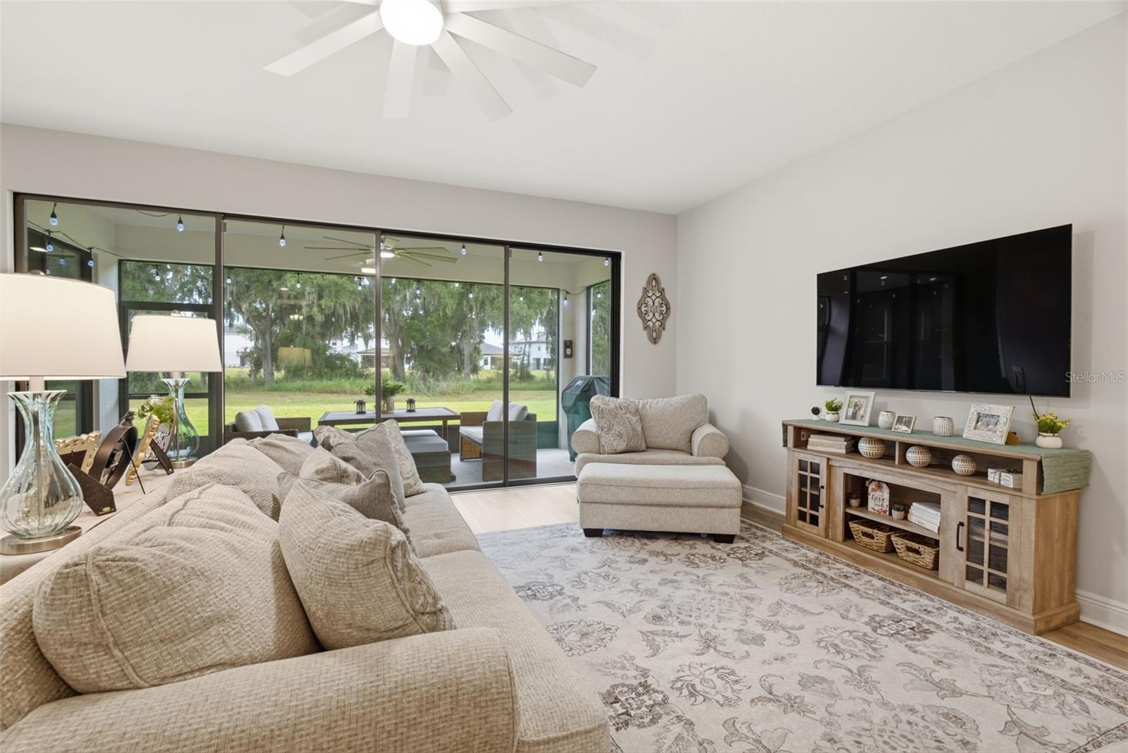 HINTON HAWKSTONE - Residential