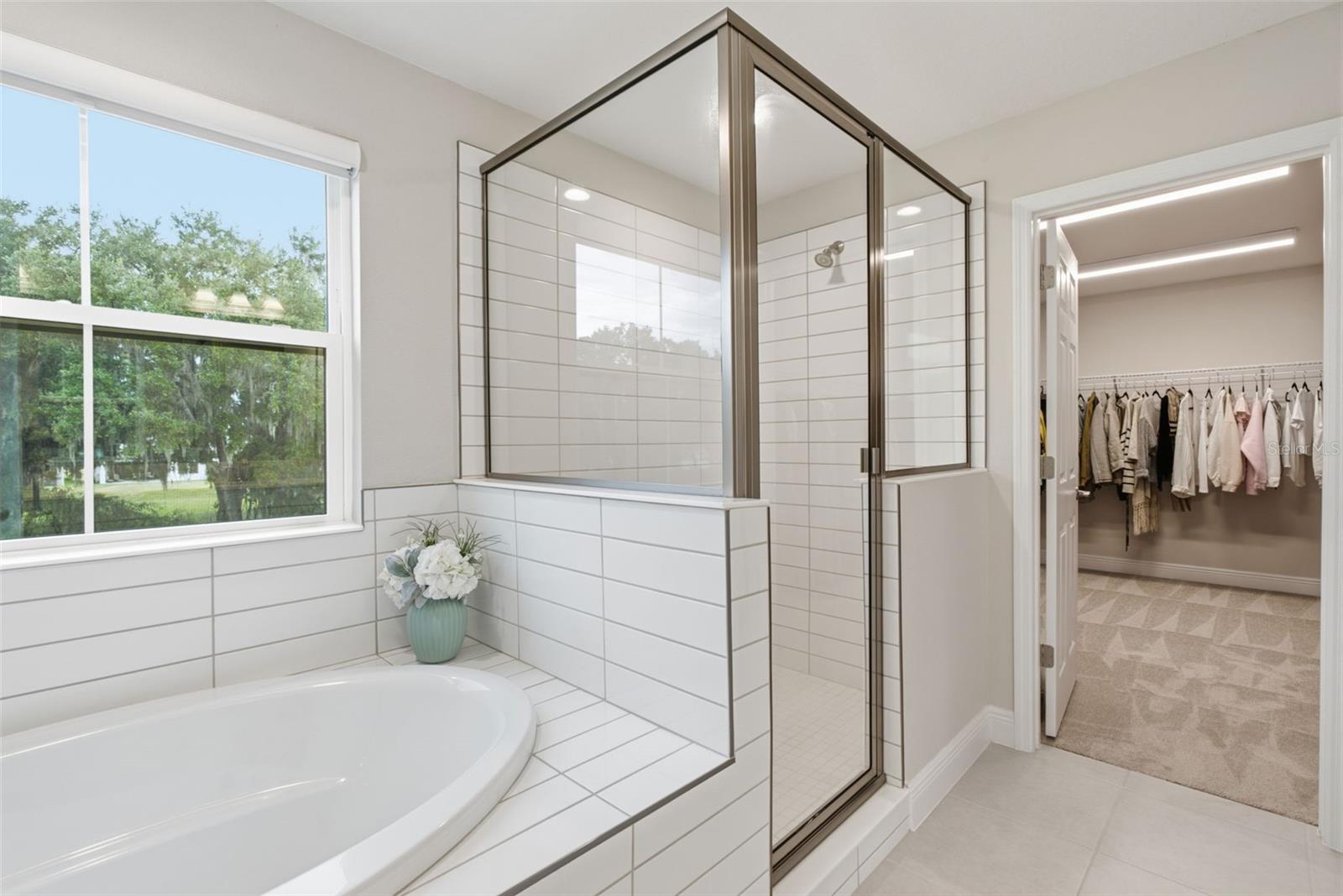 HINTON HAWKSTONE - Residential