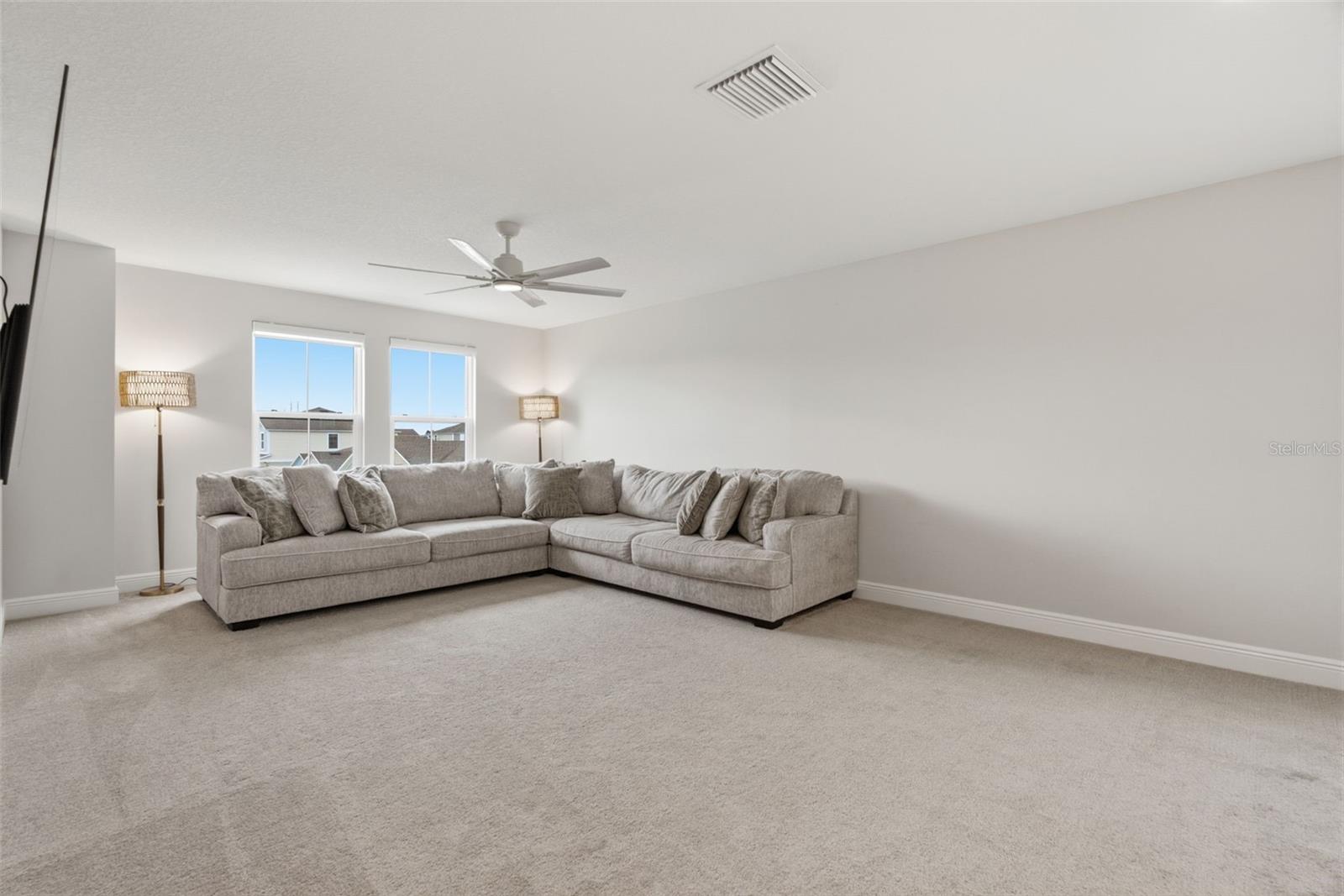 HINTON HAWKSTONE - Residential
