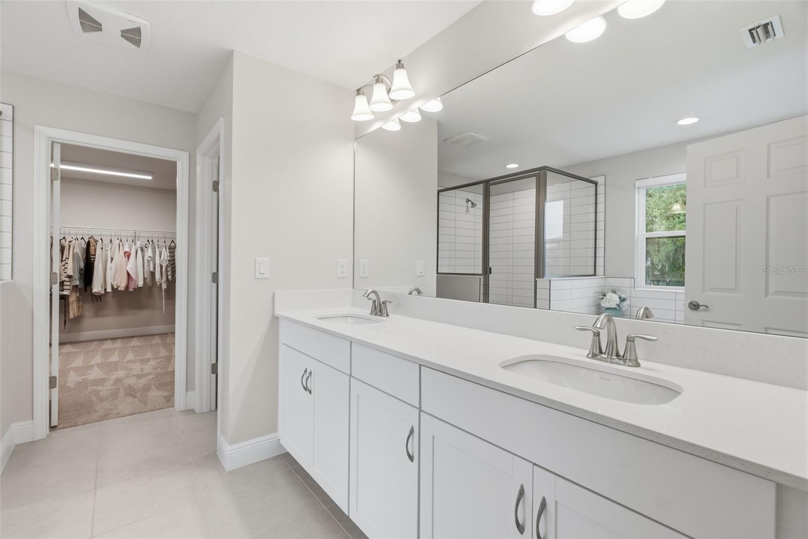 HINTON HAWKSTONE - Residential
