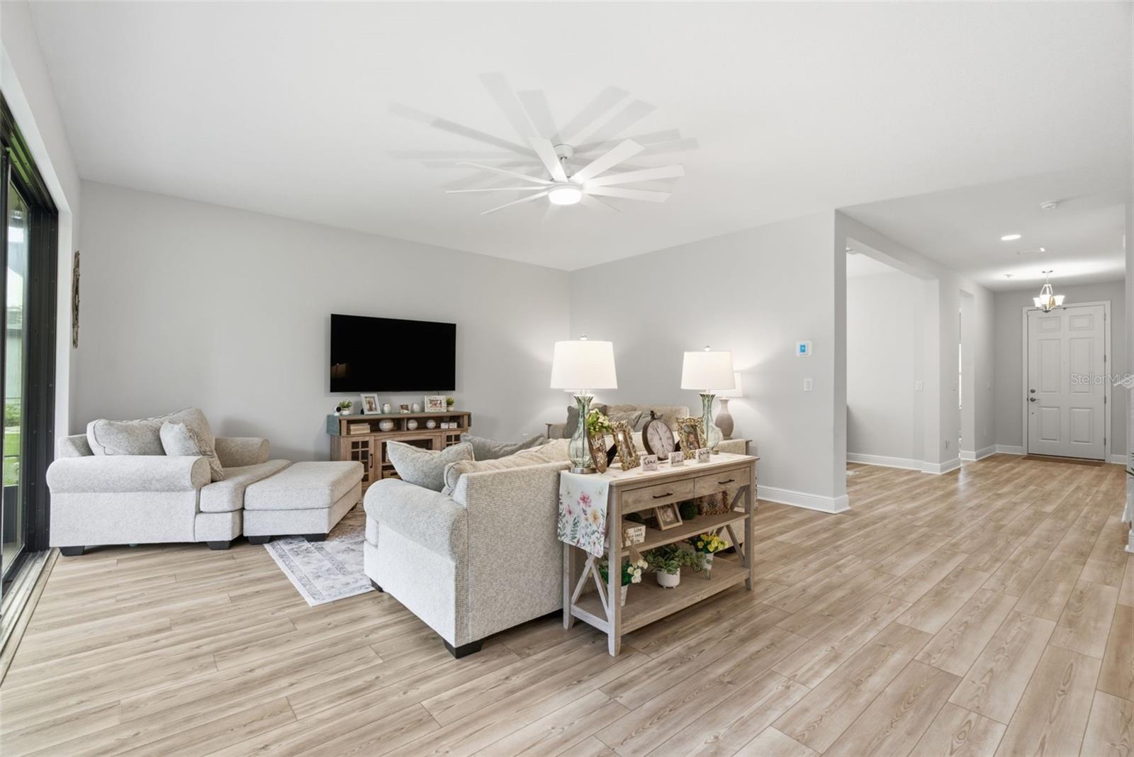HINTON HAWKSTONE - Residential