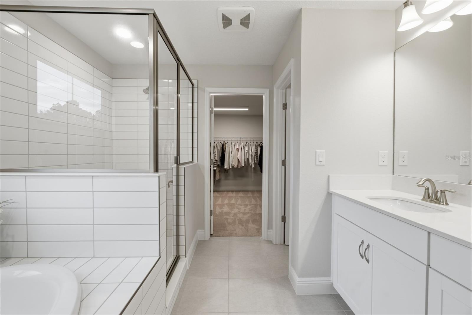 HINTON HAWKSTONE - Residential