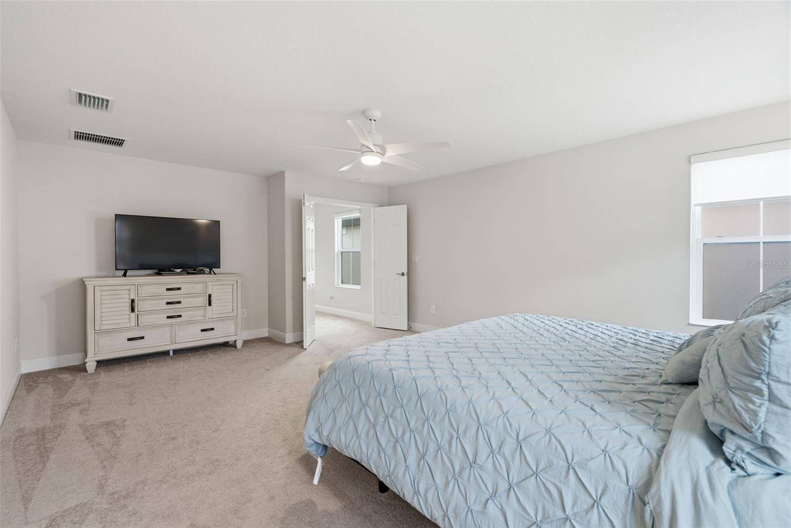 HINTON HAWKSTONE - Residential