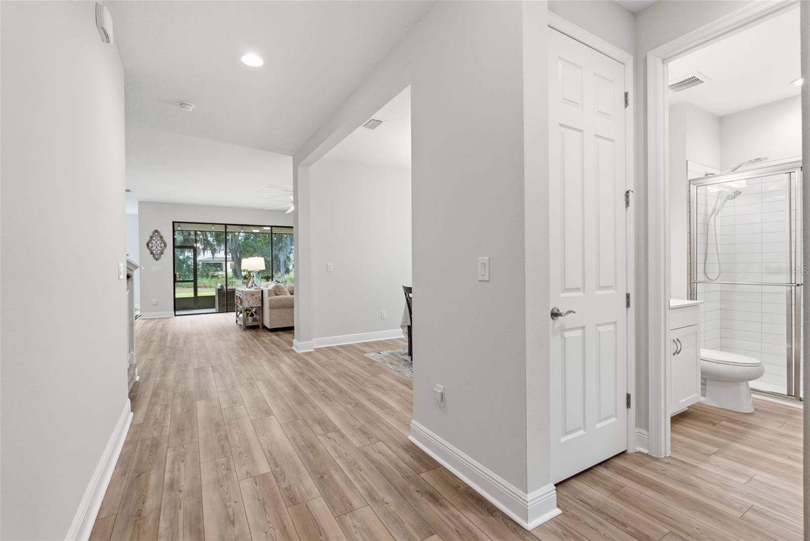 HINTON HAWKSTONE - Residential