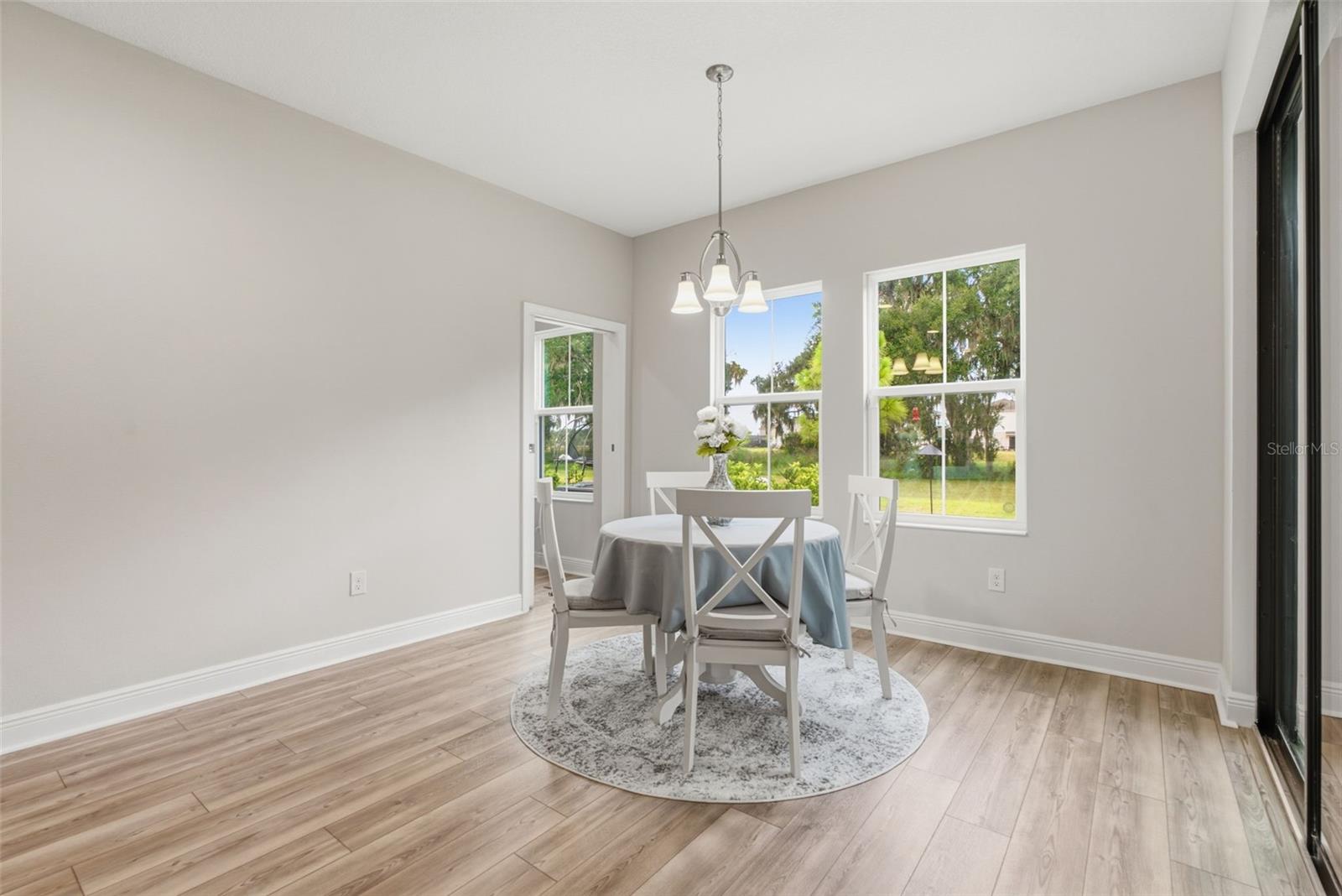 HINTON HAWKSTONE - Residential