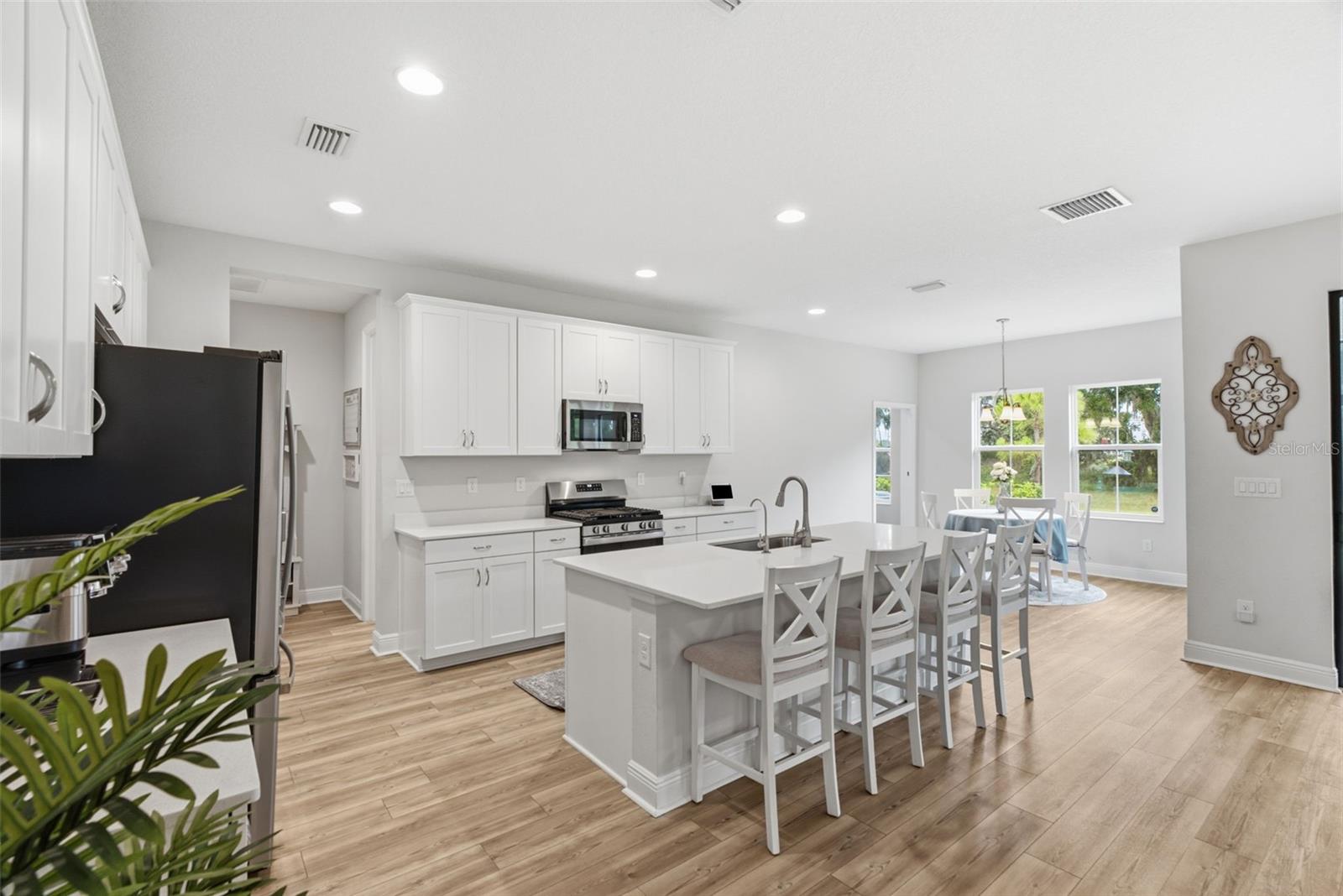 HINTON HAWKSTONE - Residential