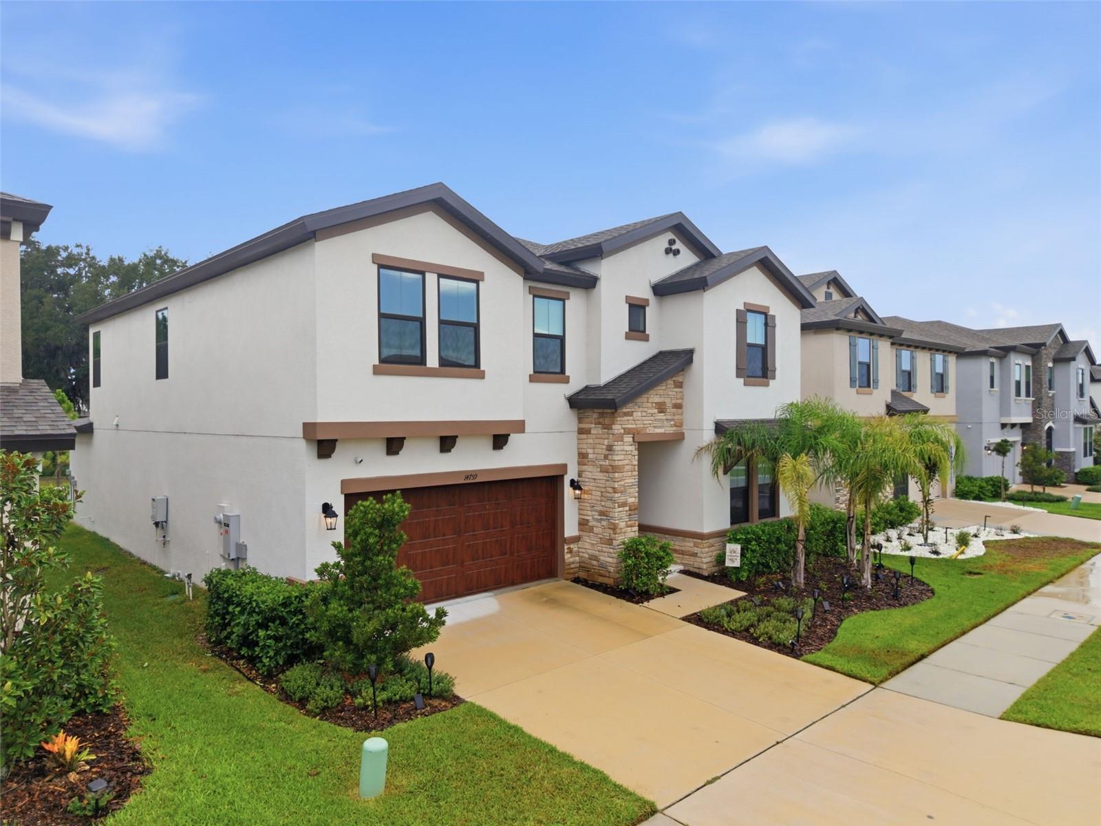 HINTON HAWKSTONE - Residential