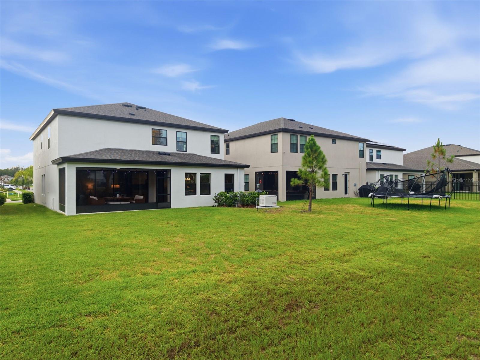 HINTON HAWKSTONE - Residential