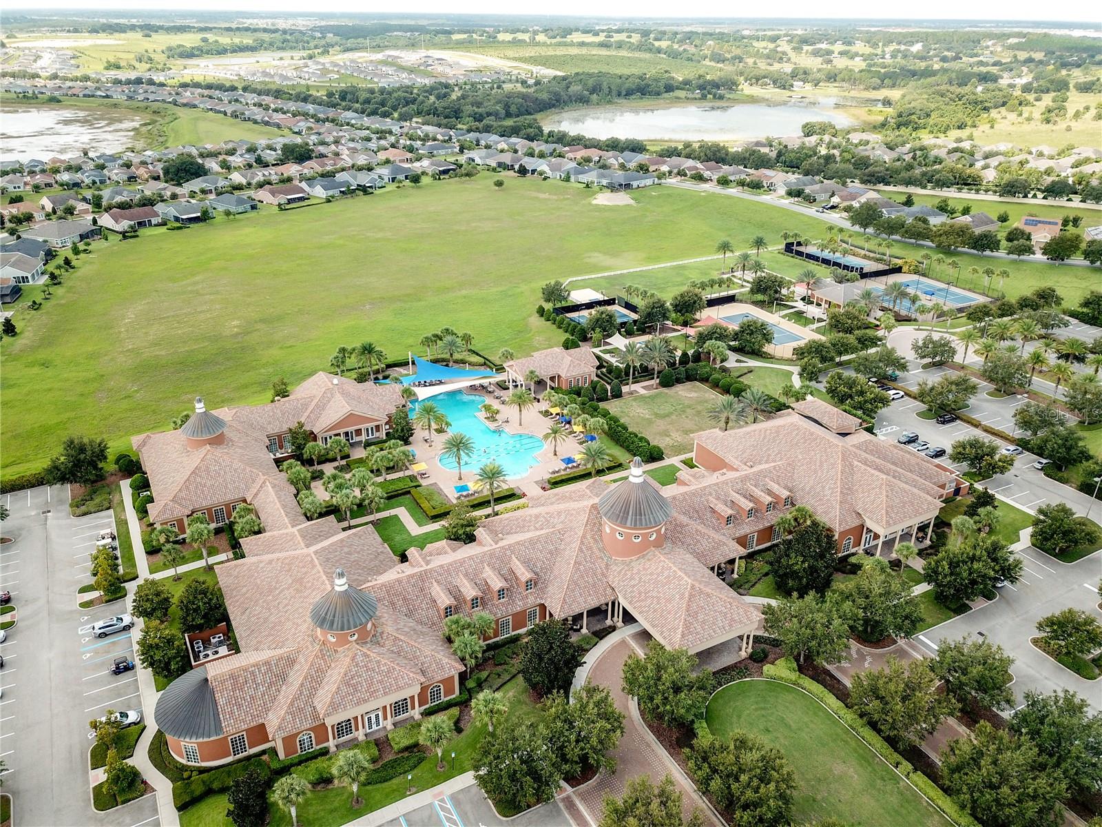 THE CASCADES OF GROVELAND - Residential