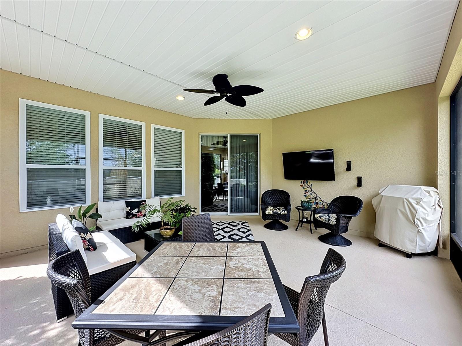 THE CASCADES OF GROVELAND - Residential