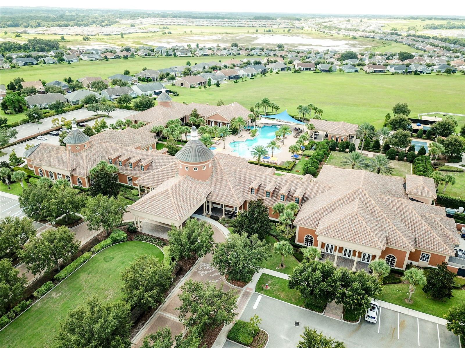 THE CASCADES OF GROVELAND - Residential