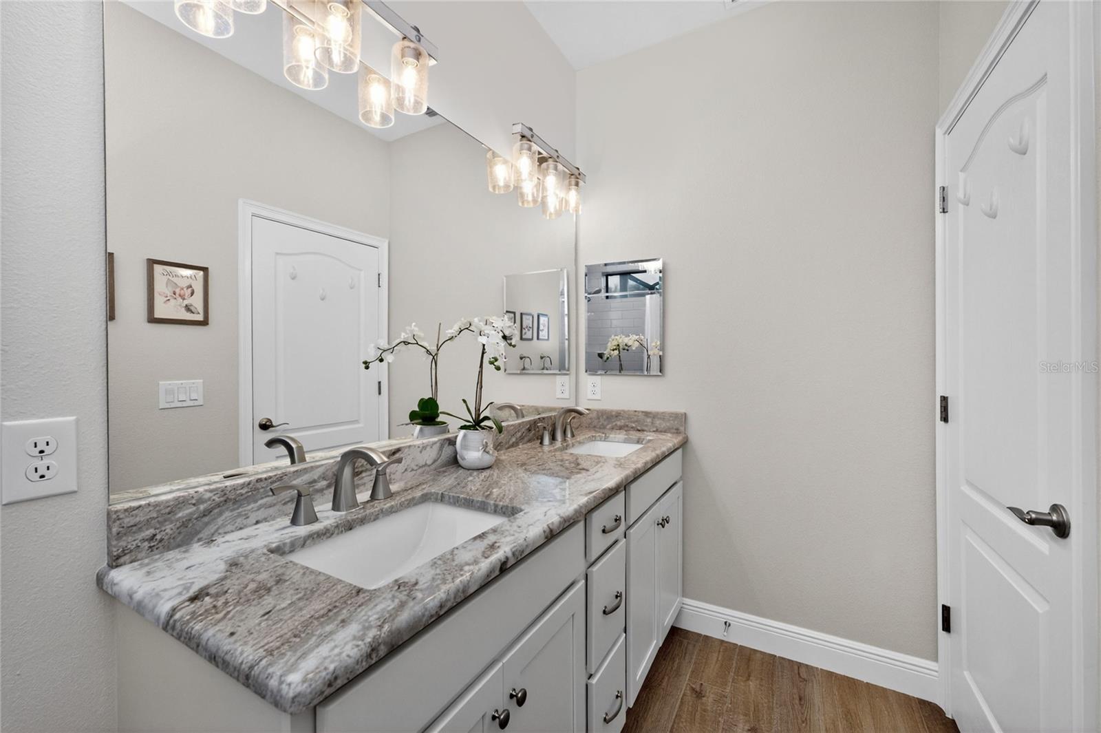 ROTONDA WHITE MARSH - Residential