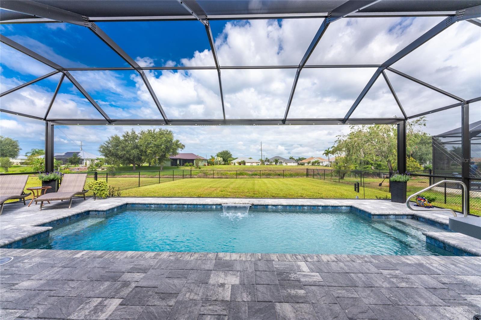 ROTONDA WHITE MARSH - Residential