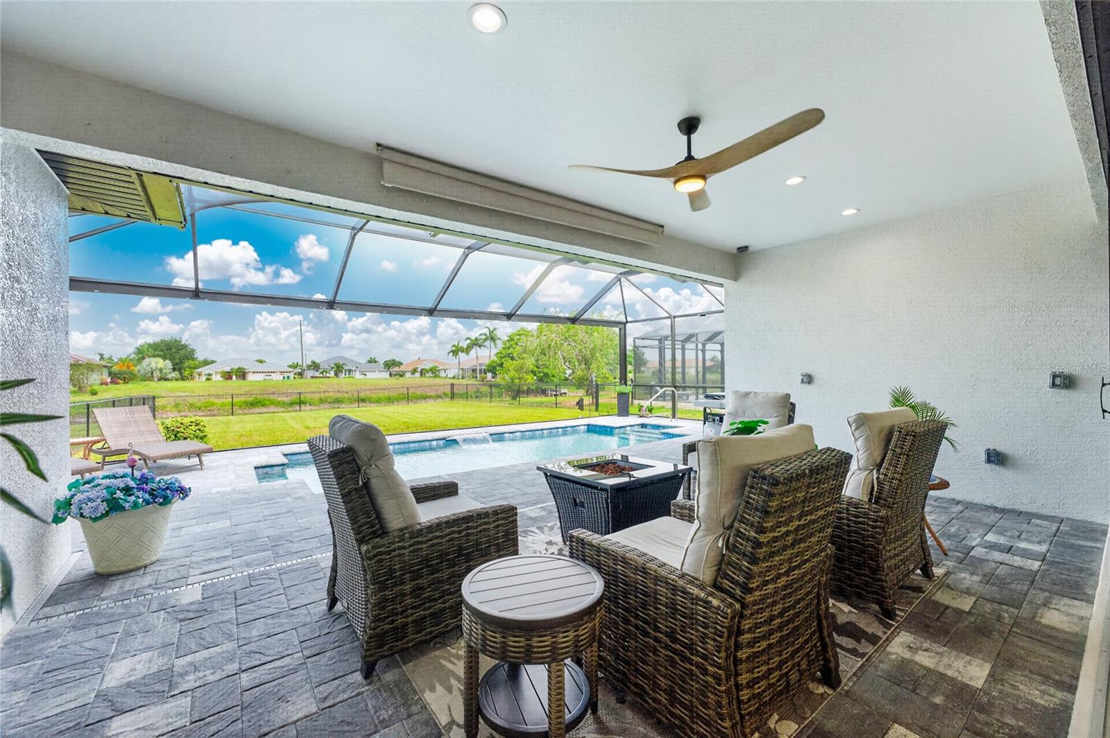 ROTONDA WHITE MARSH - Residential