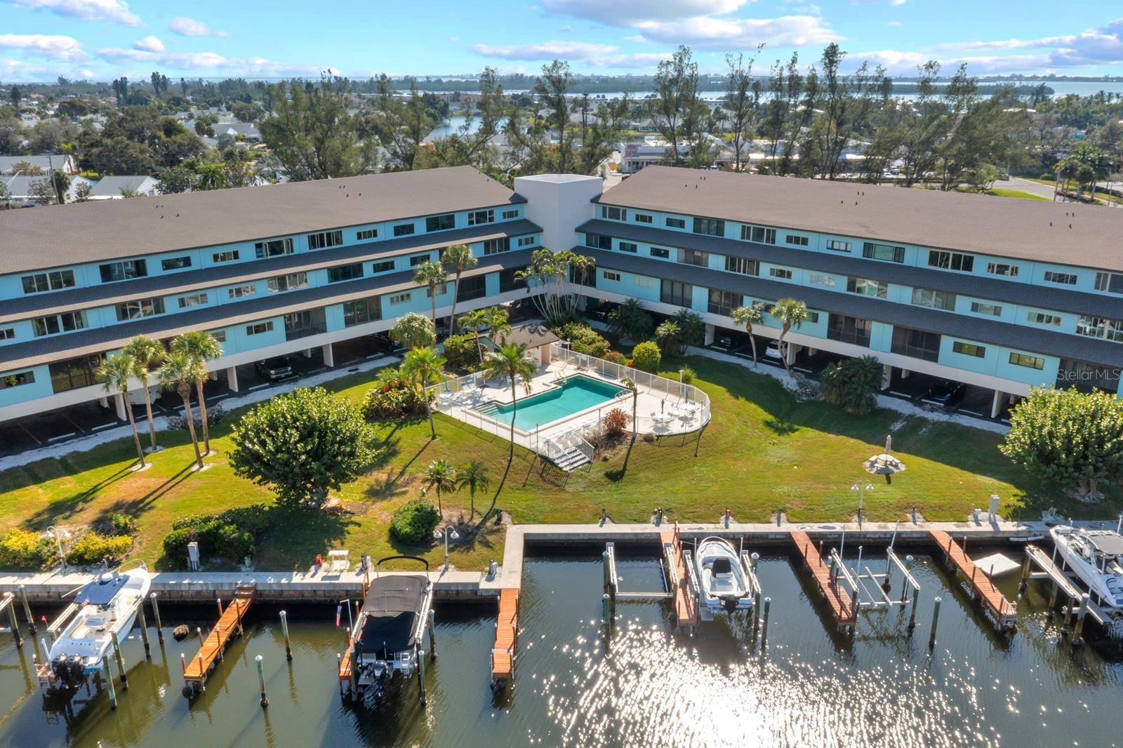 THE WATERWAY PH I - Residential