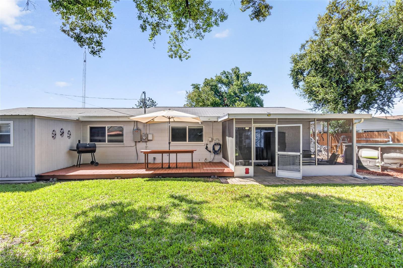 LEISURE SHORES - Residential