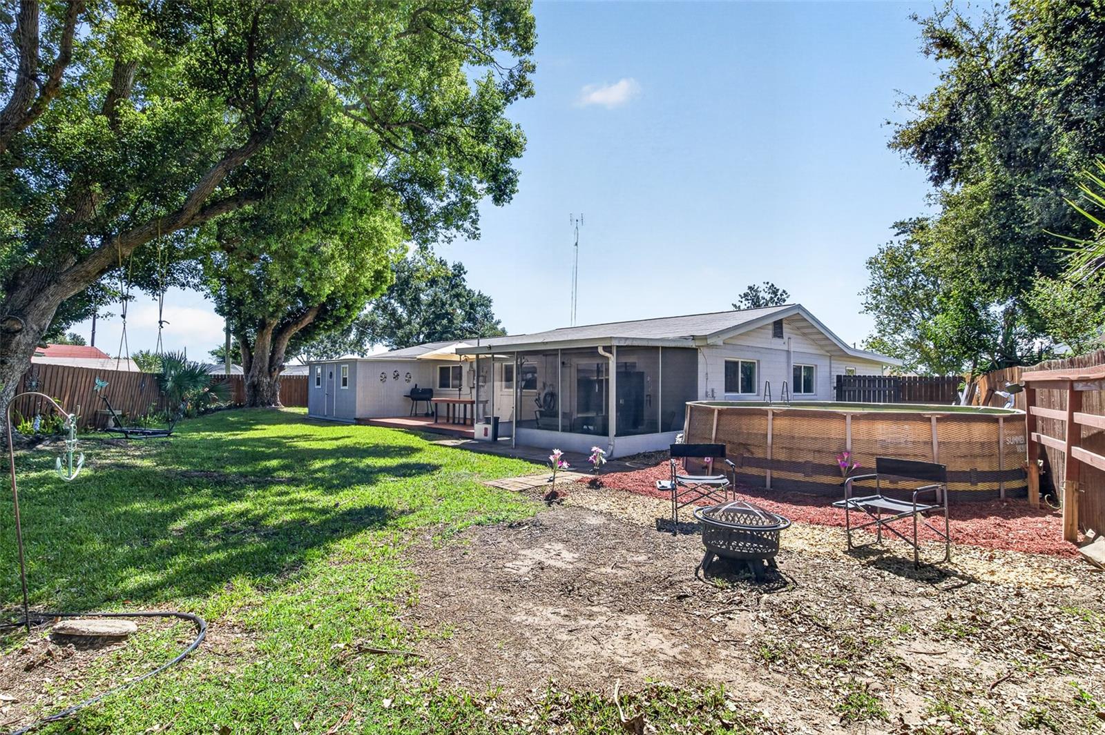 LEISURE SHORES - Residential
