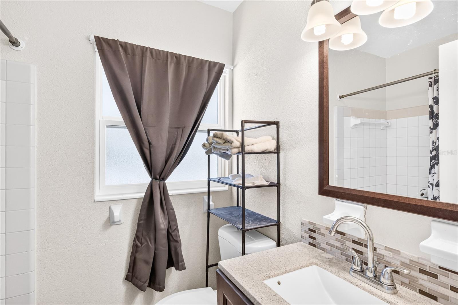 LEISURE SHORES - Residential