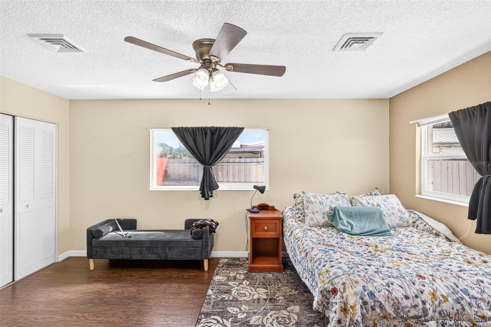 LEISURE SHORES - Residential