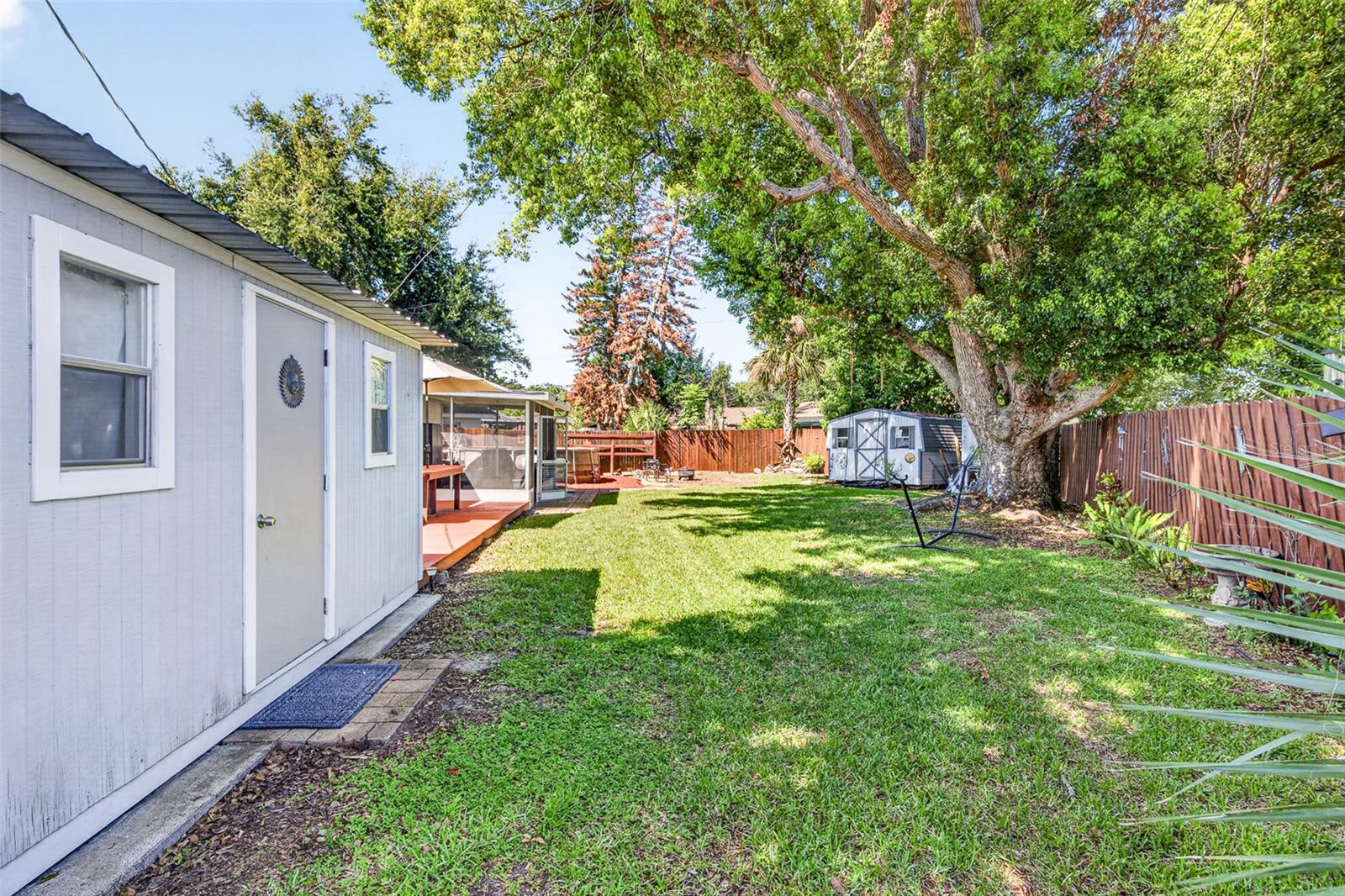 LEISURE SHORES - Residential