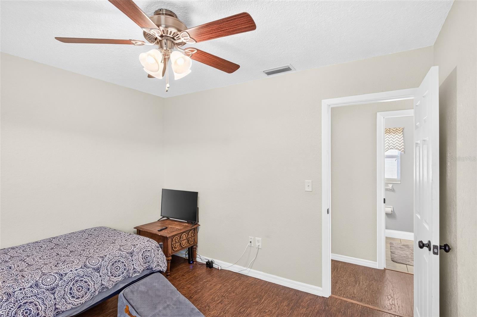 LEISURE SHORES - Residential