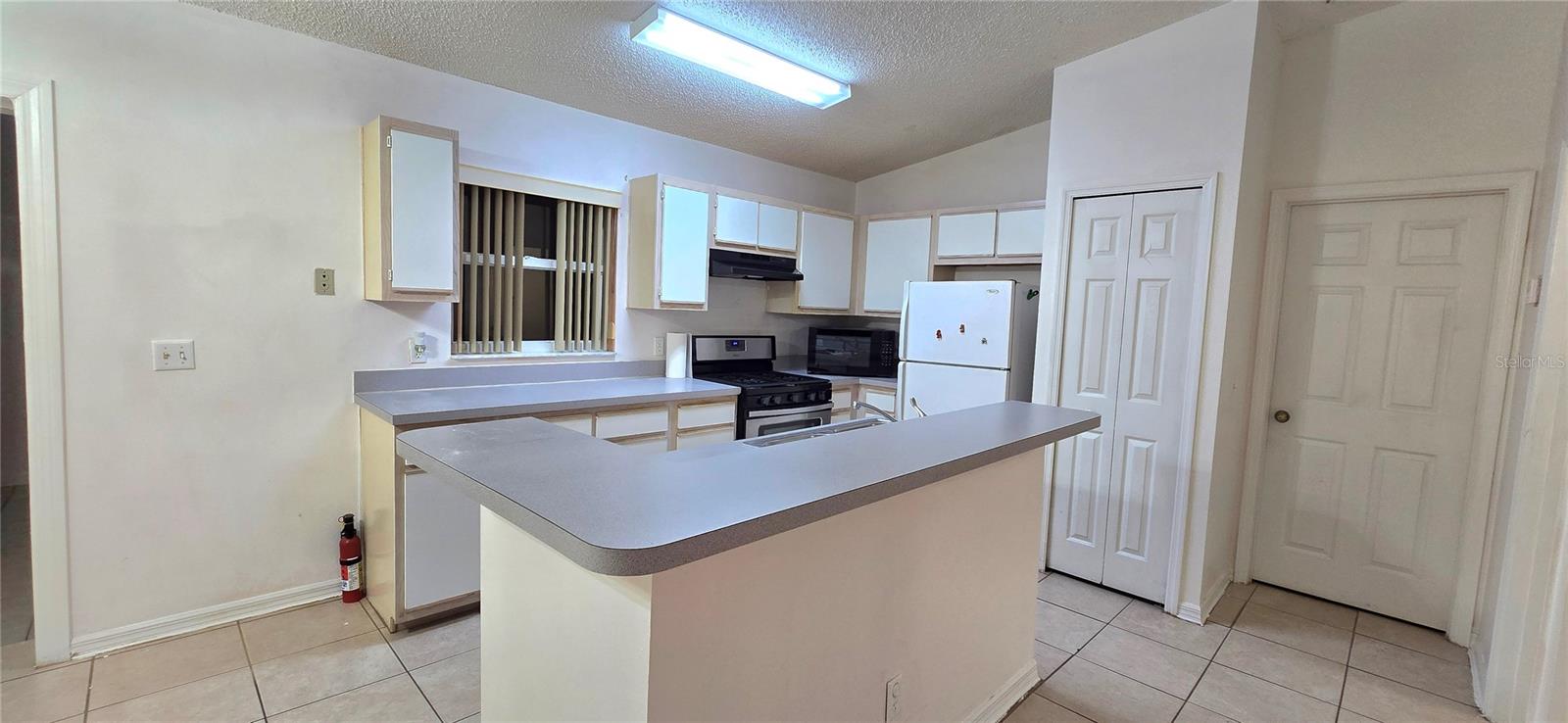 DELTONA LAKES UNIT 32 - Residential