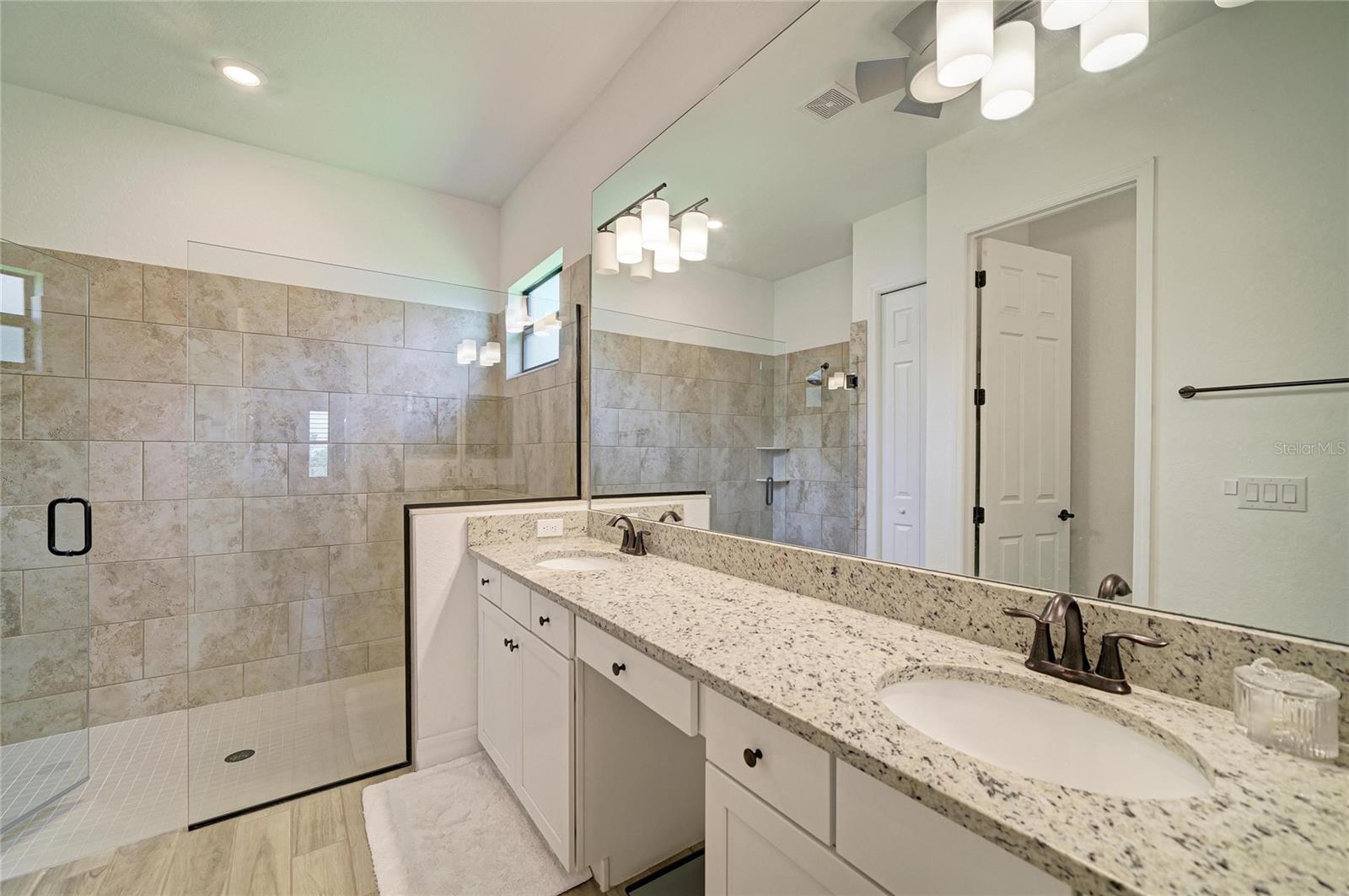 LAKEWOOD NATIONAL GOLF CULB PH II - Residential