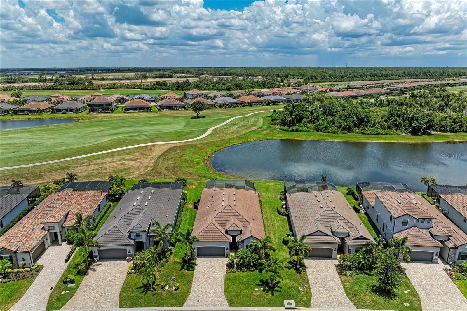 LAKEWOOD NATIONAL GOLF CULB PH II - Residential
