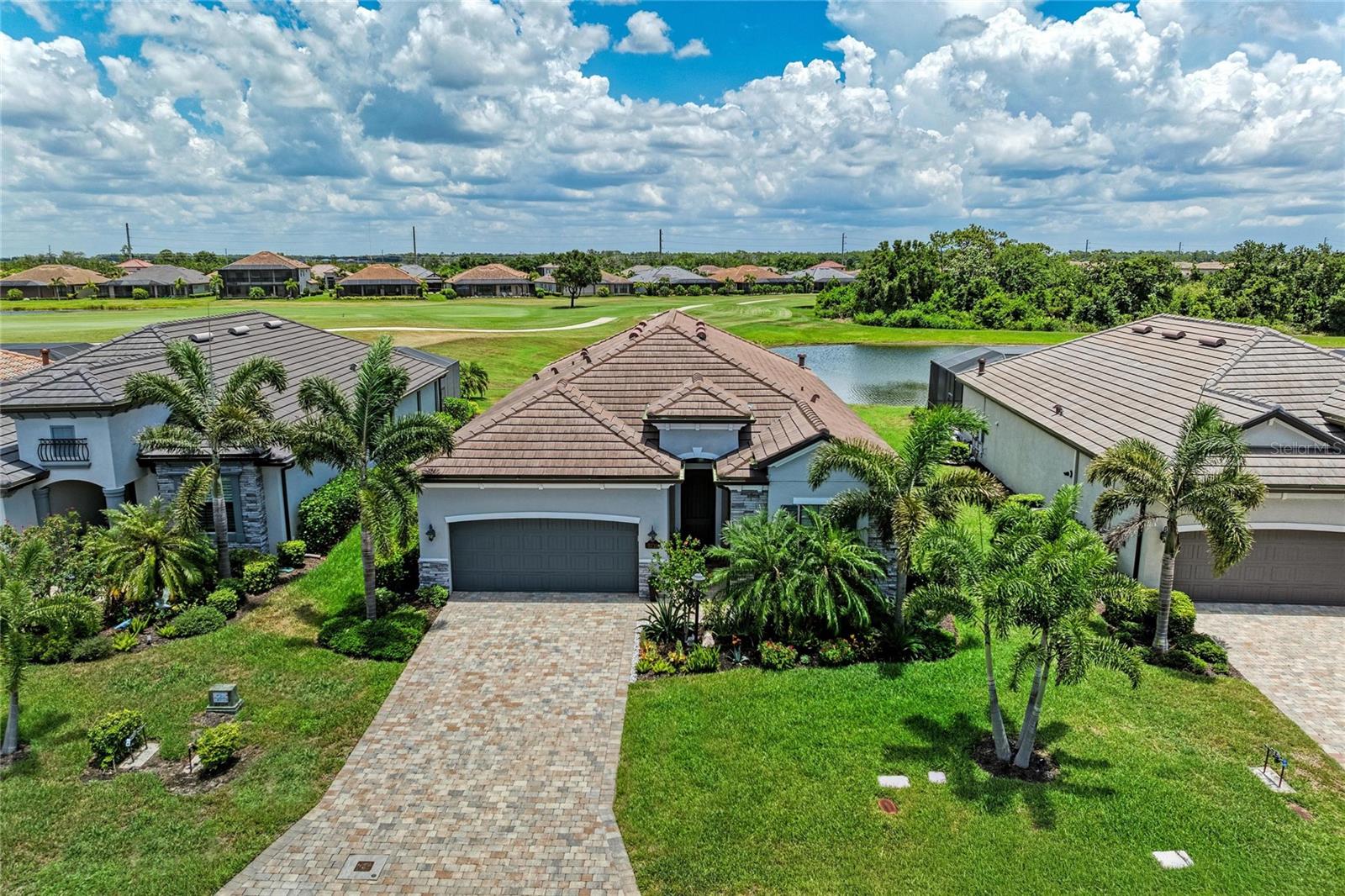 LAKEWOOD NATIONAL GOLF CULB PH II - Residential