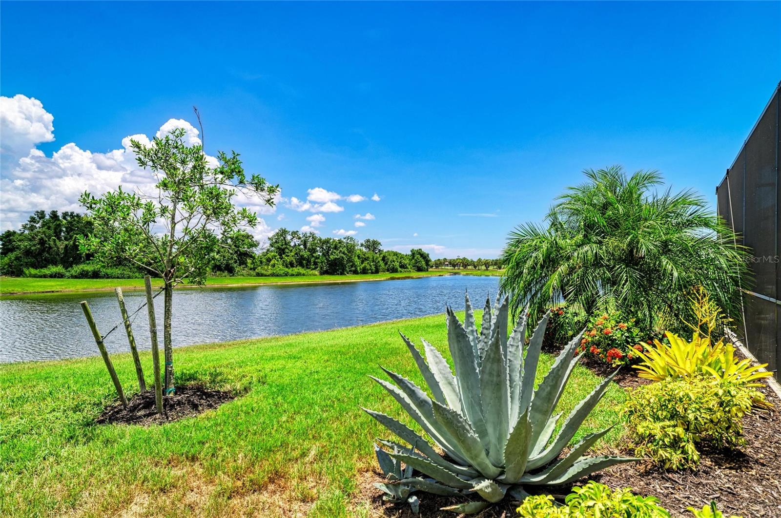 LAKEWOOD NATIONAL GOLF CULB PH II - Residential