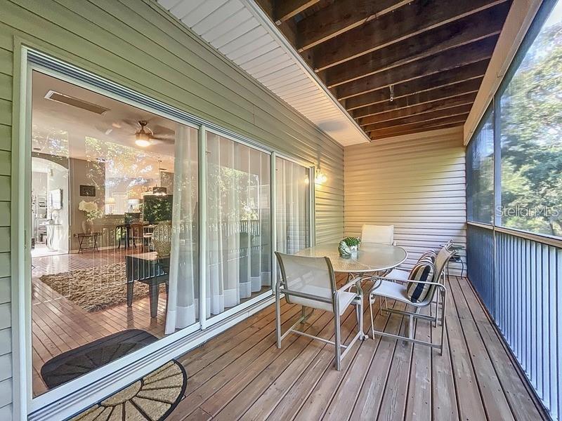 BAYSHORE TWNHS - Residential