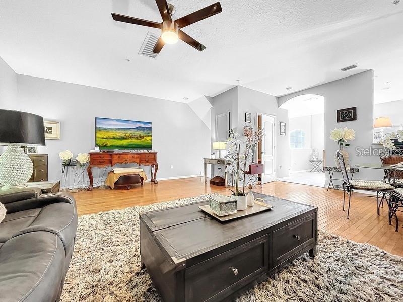 BAYSHORE TWNHS - Residential