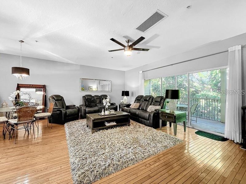 BAYSHORE TWNHS - Residential