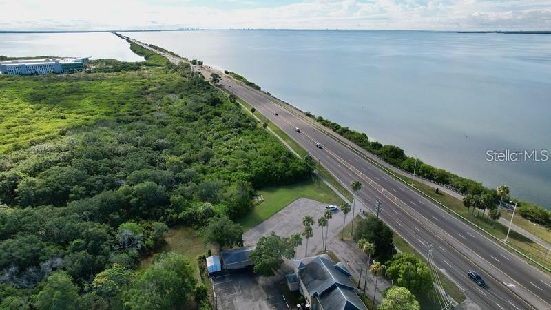 BAYSHORE TWNHS - Residential