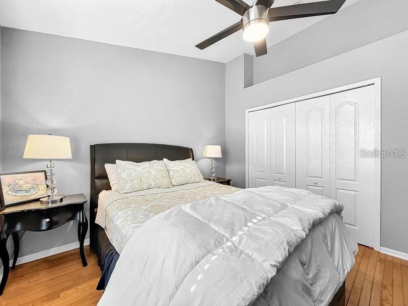 BAYSHORE TWNHS - Residential