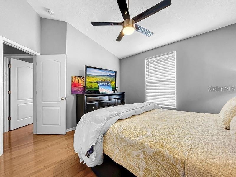 BAYSHORE TWNHS - Residential