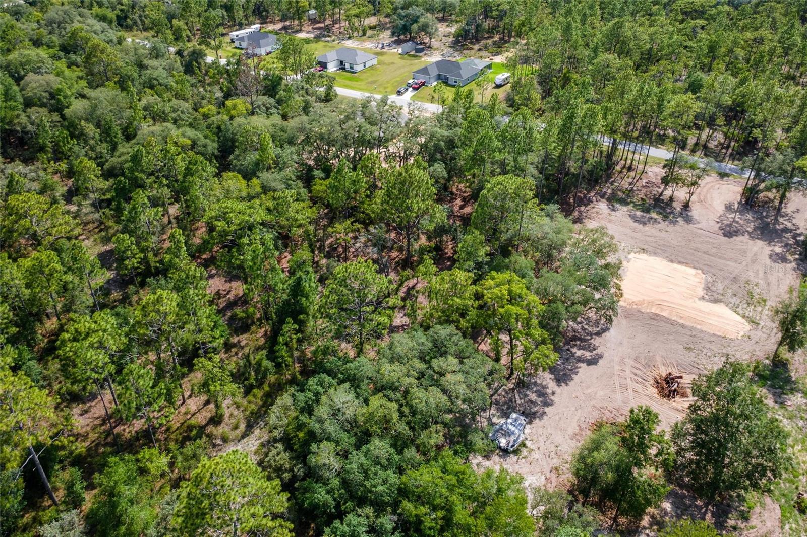 RAINBOW LAKES ESTATE - Land