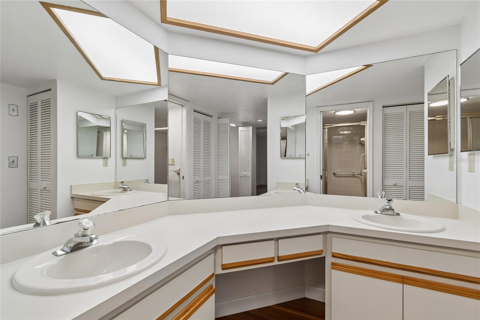 OAKS OF SEMINOLE CONDO - Residential