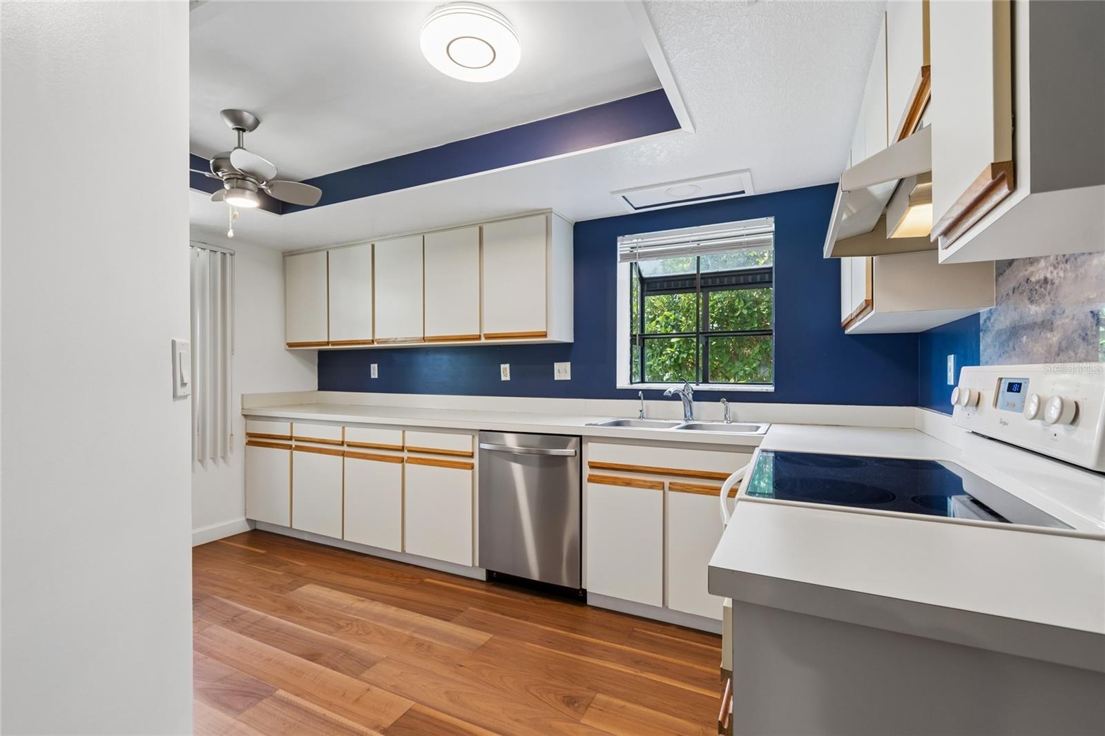 OAKS OF SEMINOLE CONDO - Residential