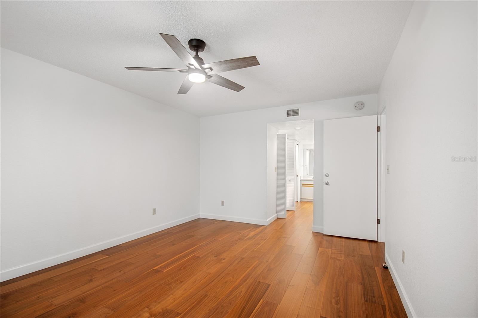 OAKS OF SEMINOLE CONDO - Residential