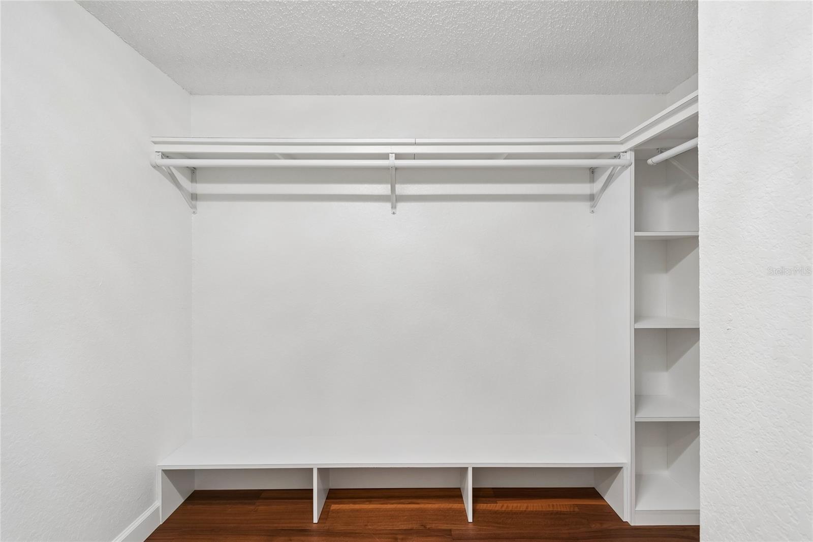 OAKS OF SEMINOLE CONDO - Residential
