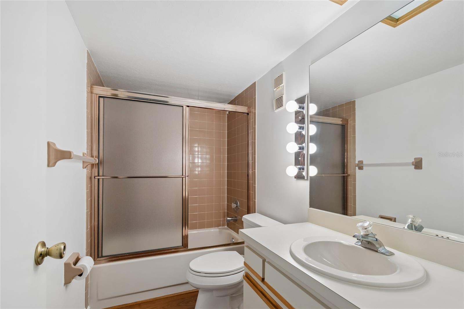 OAKS OF SEMINOLE CONDO - Residential