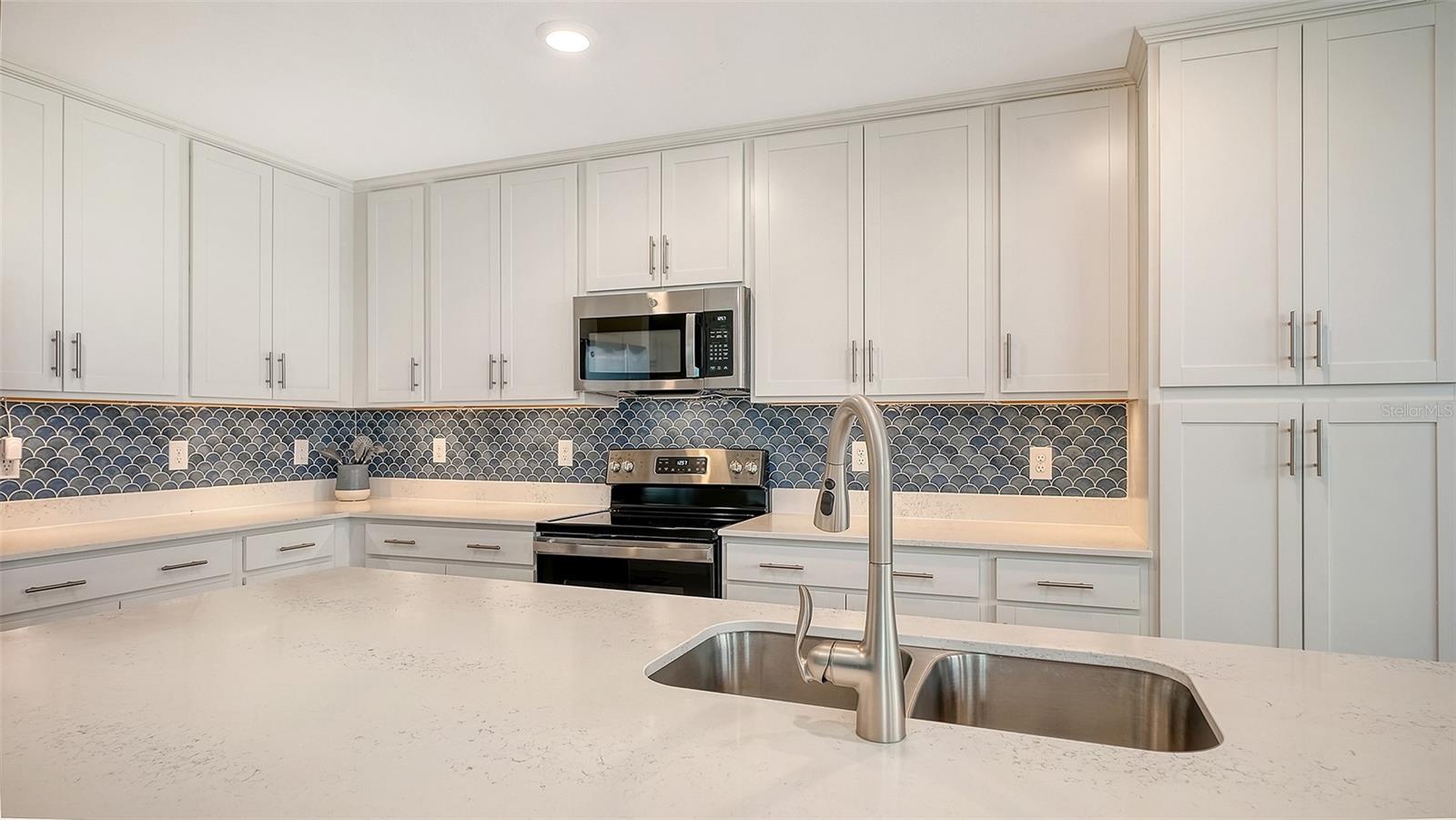 WELLEN PARK GOLF AND COUNTRY CLUB - Residential