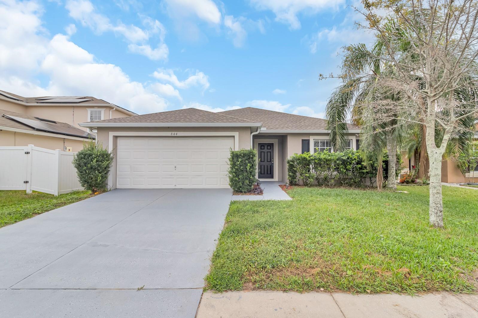 HOLIDAY PROMOTION. IF PROPERTY IS RENTED WITH A SIGNED LEASE BEFORE 12/25/2023 RENT IS 2295,000!!! Call me to view this ready to move in beauty.
Discover the perfect blend of comfort and style in this inviting 3 bedroom, two bathroom split bedroom floor plan.The bright open floor plan features a living room dining room combo. Enjoy a serene lake view from the kitchen , fenced on both sides and with no rear neighbors. No carpet throughout. The kitchen features an area for your breakfast table  and a breakfast bar. Walk in pantry and ample cabinet space. Inside utility room, two car garage and a freshly painted driveway. Don't miss out on this delightful rental opportunity.The community is conveniently located just South of the Airport, with easy access to major roads, like the TR 417 and the Turnpike. The home is minutes from shopping, restaurants, local attractions, and schools.The lawn maintenance is the tenant's responsibility.One medium sized dog under 55 lbs allowed with additional fees. Tenant must acquire renters insurance. Please use this link for application www.avail.co/apply/p8VRBr0