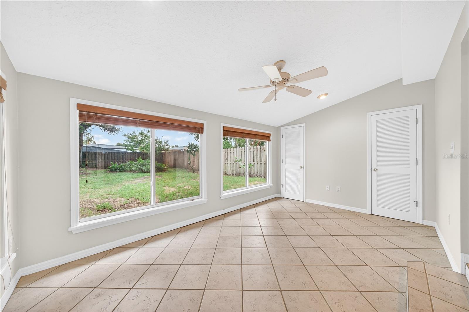 SUNSHINE GARDENS - Residential