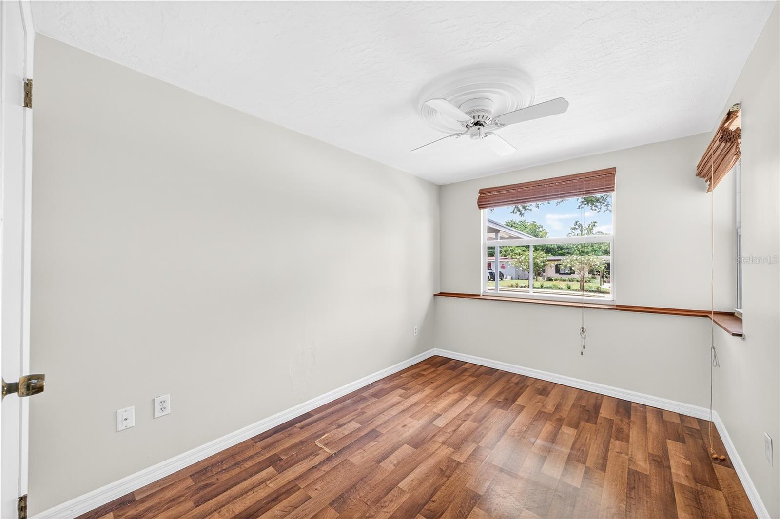 SUNSHINE GARDENS - Residential