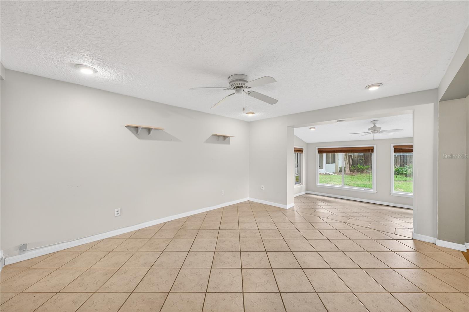 SUNSHINE GARDENS - Residential
