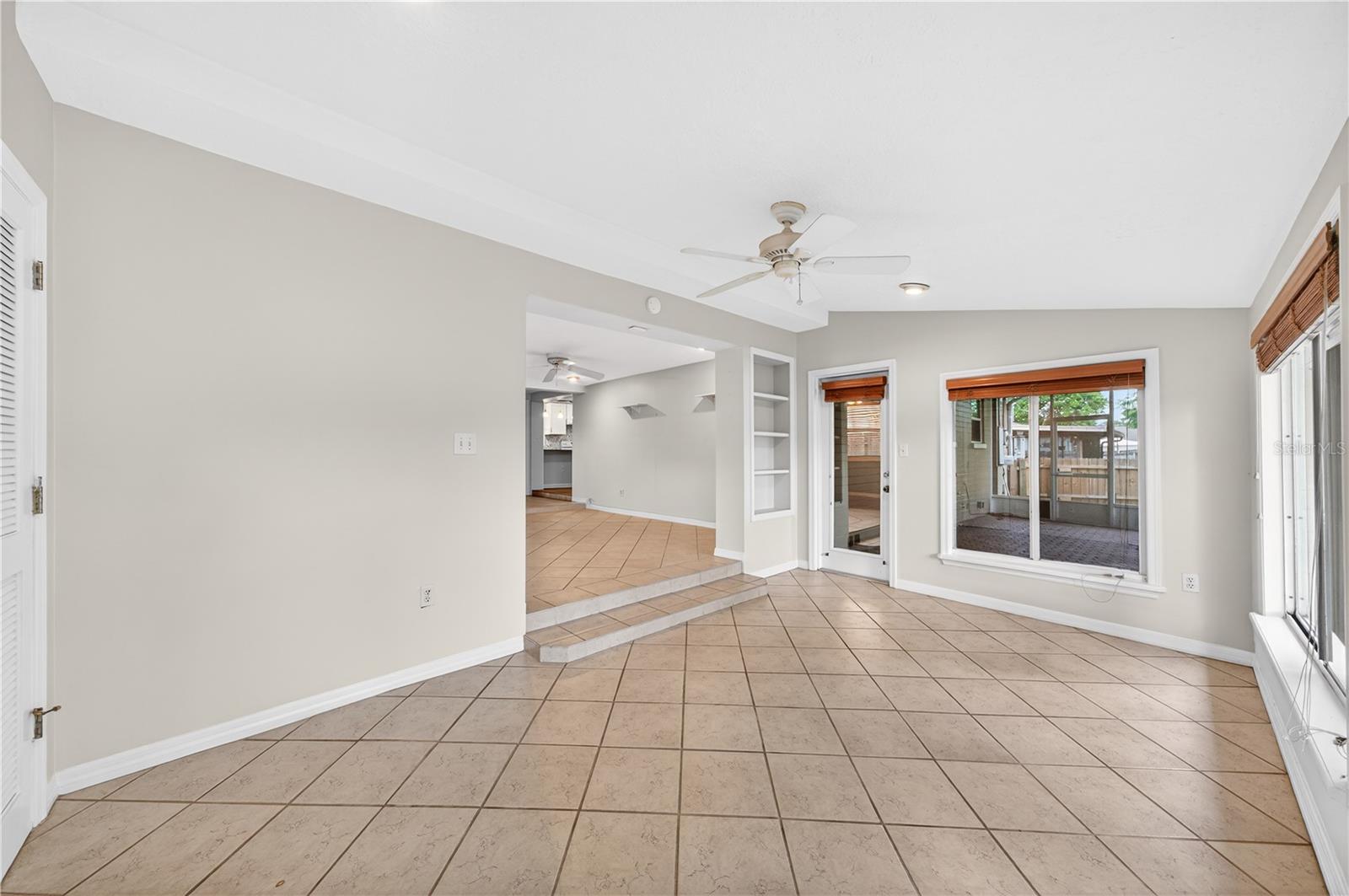 SUNSHINE GARDENS - Residential