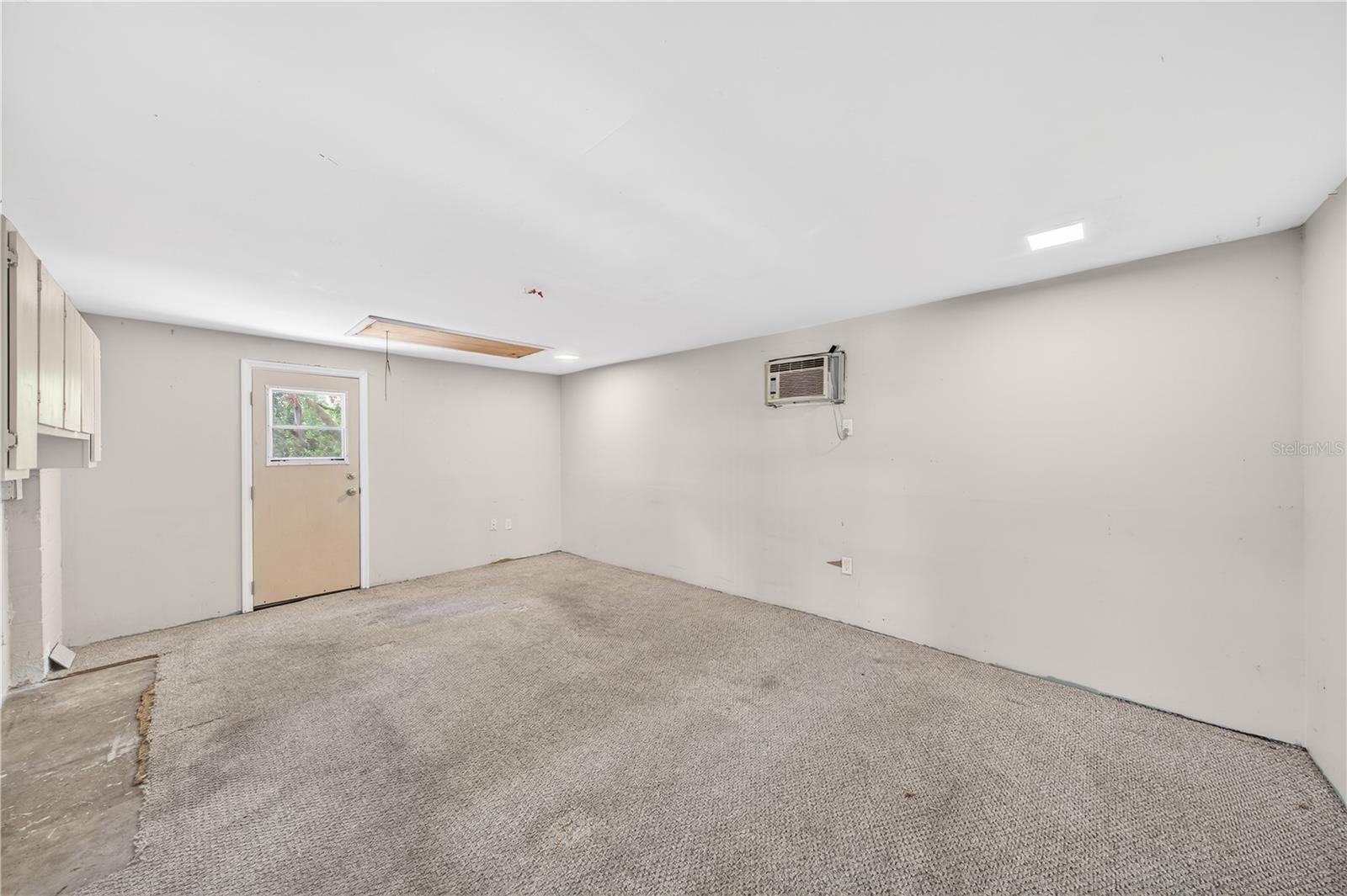 SUNSHINE GARDENS - Residential
