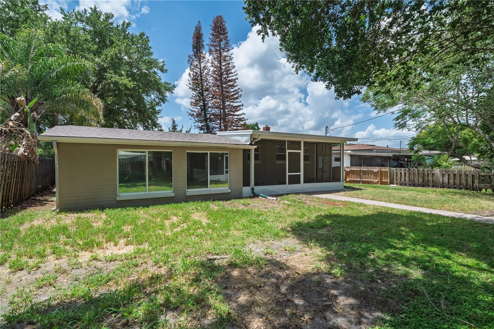 SUNSHINE GARDENS - Residential